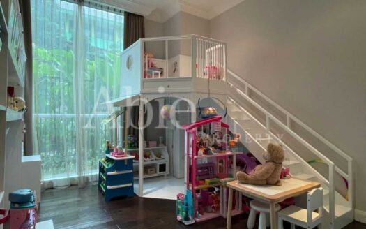 Kamar anak yang ceria dan nyaman di Apartemen The Pakubuwono View, dengan desain modern dan fungsional.