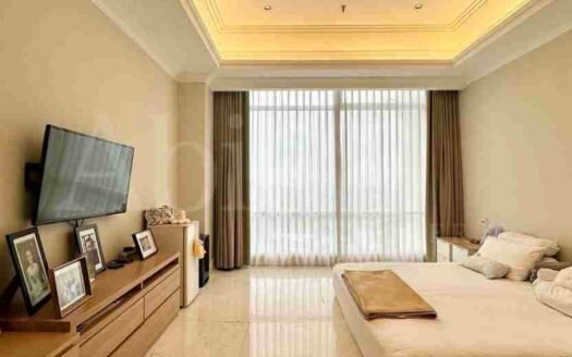 Unit 3 kamar tidur tanpa furnitur di Botanica, dilengkapi dapur tertutup yang lega