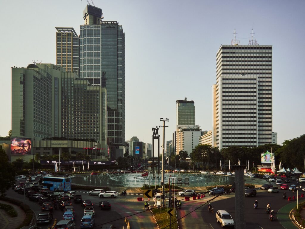 suasana jalan thamrin sudirman sore hari
