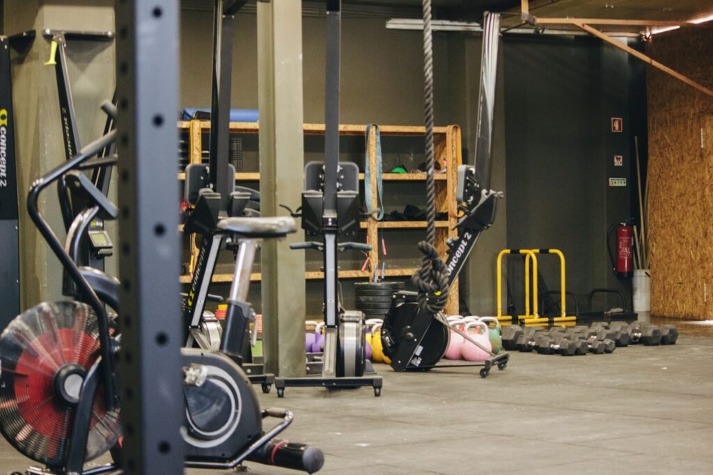 weight-lifting-at-gym